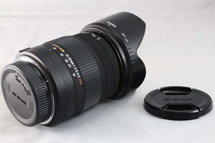 Sigma 18-50mm f/2.8-4.5 DC OS HSM Zoom For Canon D-SLRs IN EXCELLENT CONDITION