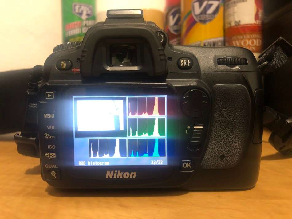 Nikon D80 10.2MP DSLR with 55-200MM AF-S Zoom Lens , COMING WITH A BATTERY , CHARGER, VERY GOOD COND