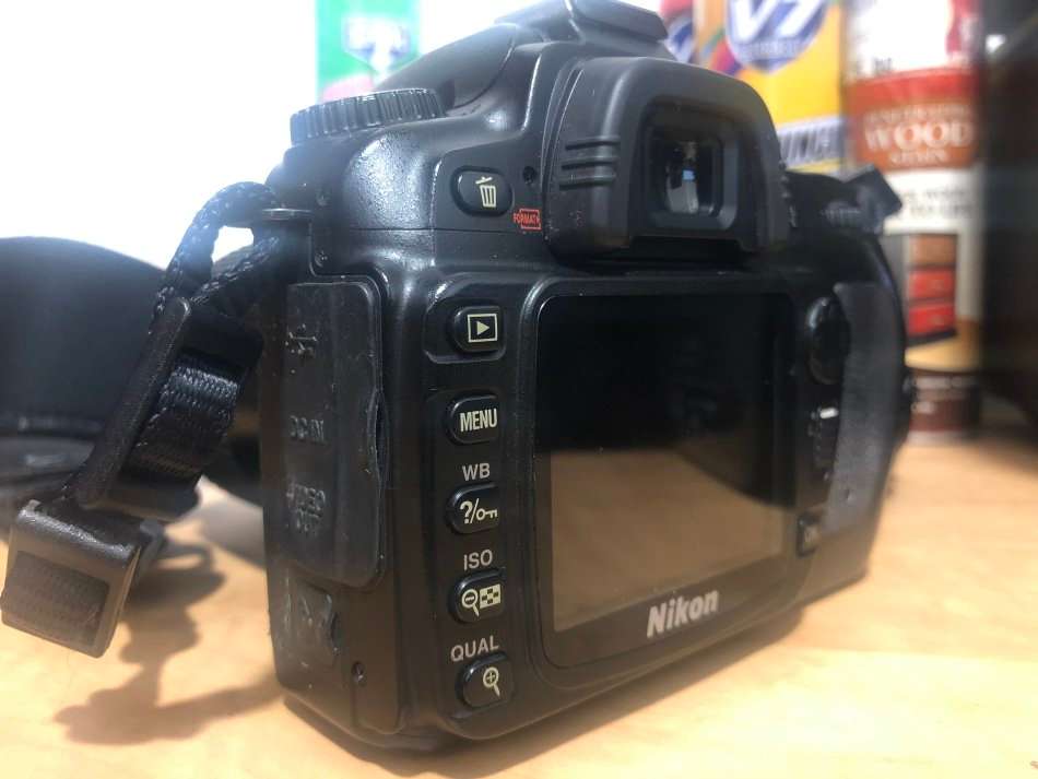 Nikon D80 10.2MP DSLR with 55-200MM AF-S Zoom Lens , COMING WITH A BATTERY , CHARGER, VERY GOOD COND