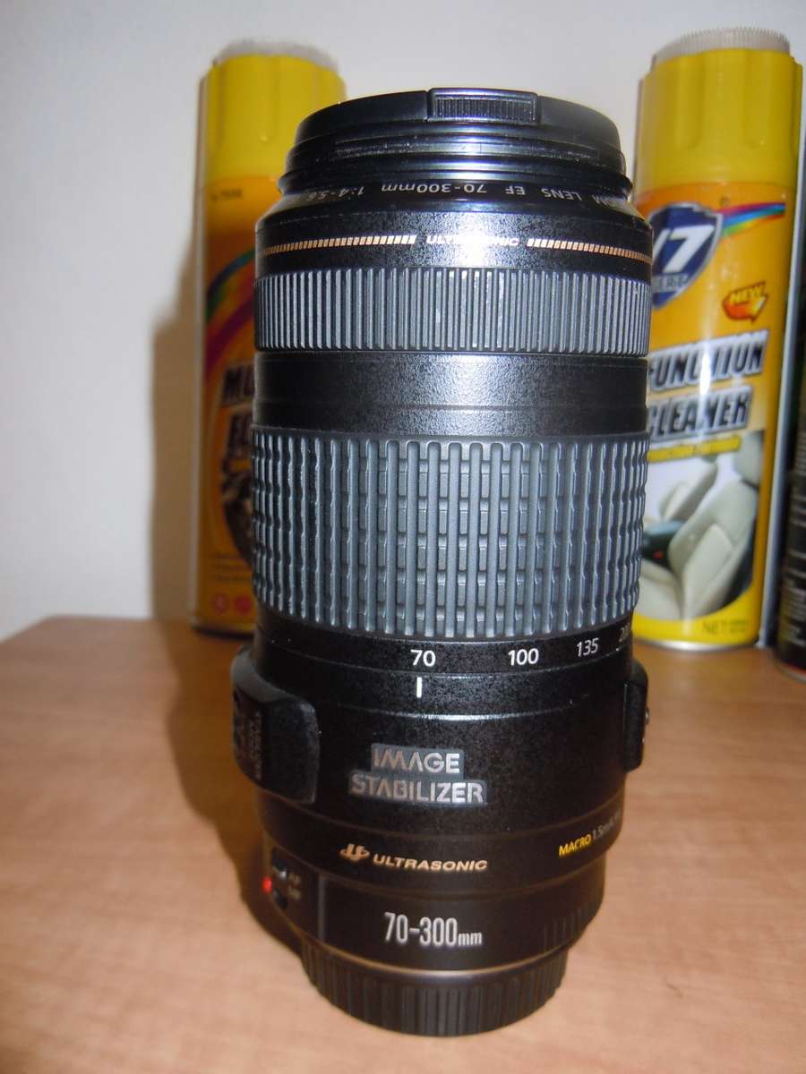 Canon EF 70-300mm f/4.5-5.6 IS ULTRASONIC Lens EXCELLENT CONDITION
