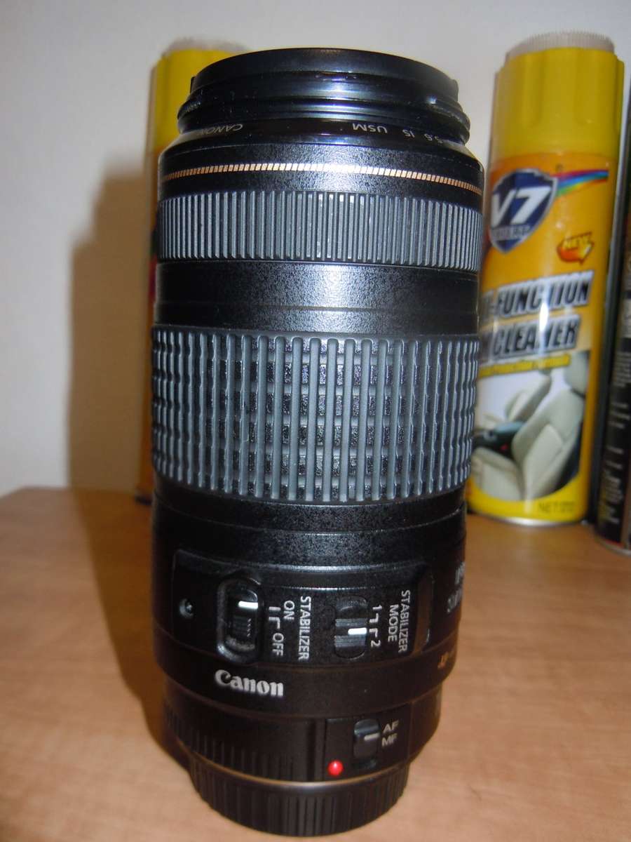 Canon EF 70-300mm f/4.5-5.6 IS ULTRASONIC Lens EXCELLENT CONDITION