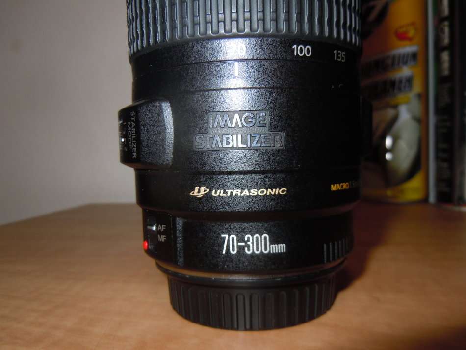 Canon EF 70-300mm f/4.5-5.6 IS ULTRASONIC Lens EXCELLENT CONDITION