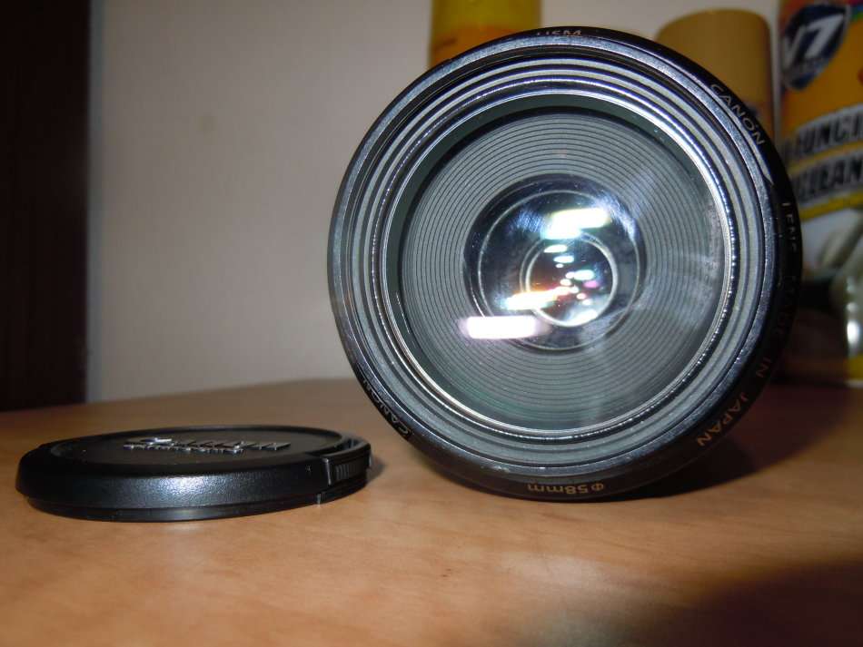 Canon EF 70-300mm f/4.5-5.6 IS ULTRASONIC Lens EXCELLENT CONDITION