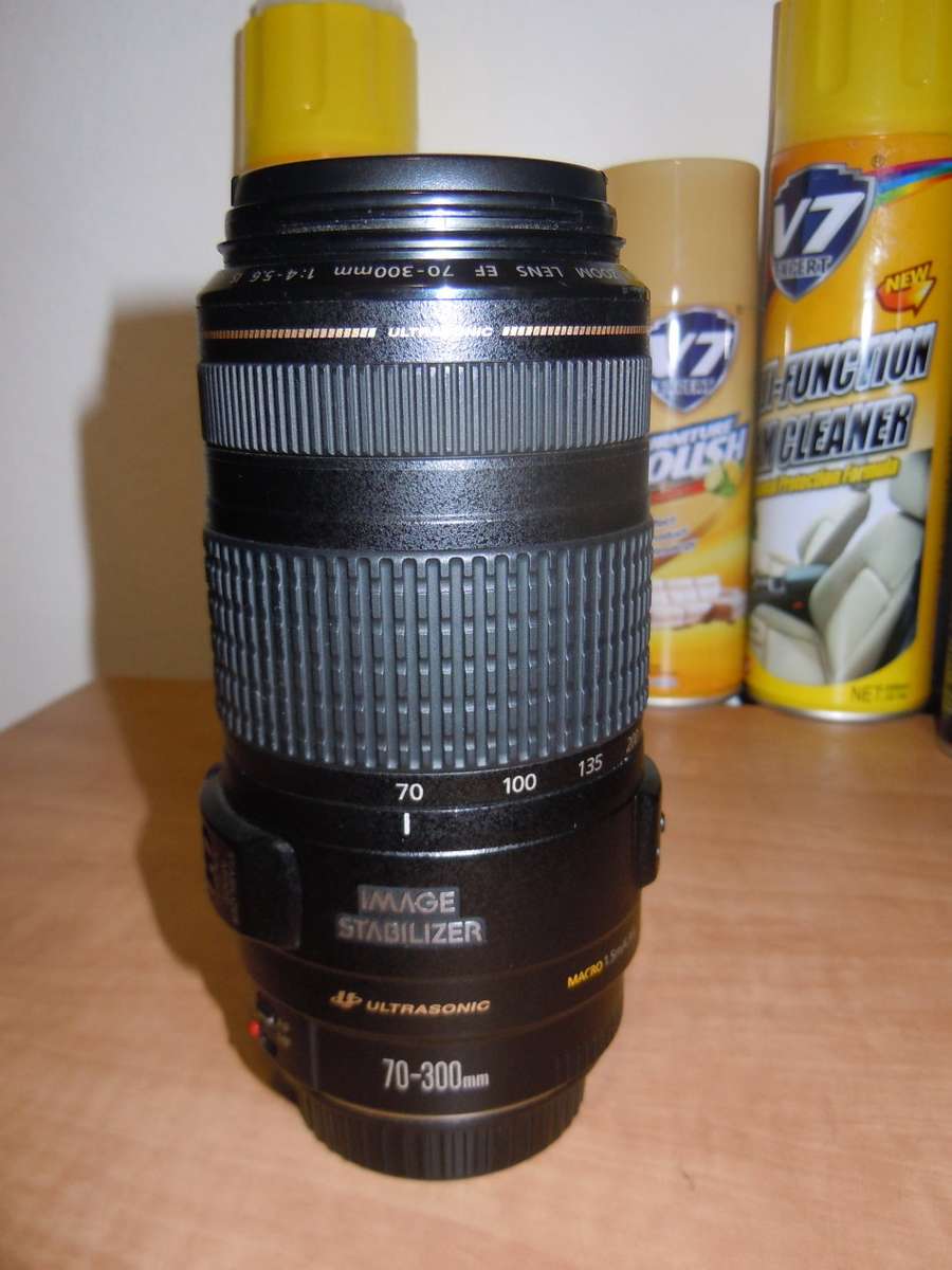 Canon EF 70-300mm f/4.5-5.6 IS ULTRASONIC Lens EXCELLENT CONDITION