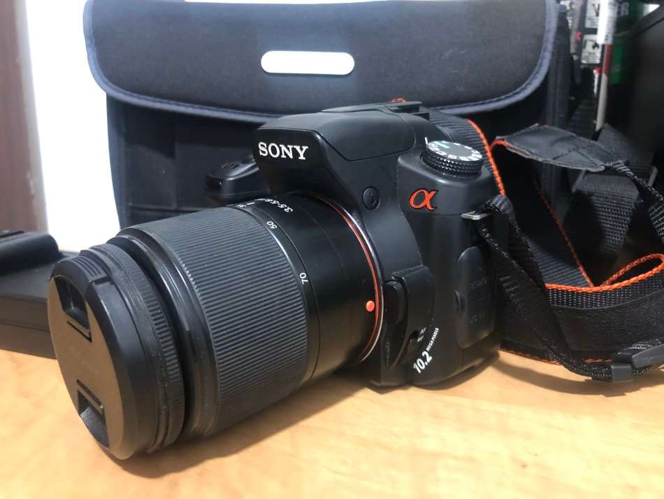 Sony Alpha DSLR-A200 SLR Digital Camera with Sony 18-70mm Lens WITH SONY BAG, VERY GOOD CONDITION