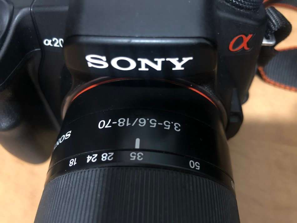 Sony Alpha DSLR-A200 SLR Digital Camera with Sony 18-70mm Lens WITH SONY BAG, VERY GOOD CONDITION