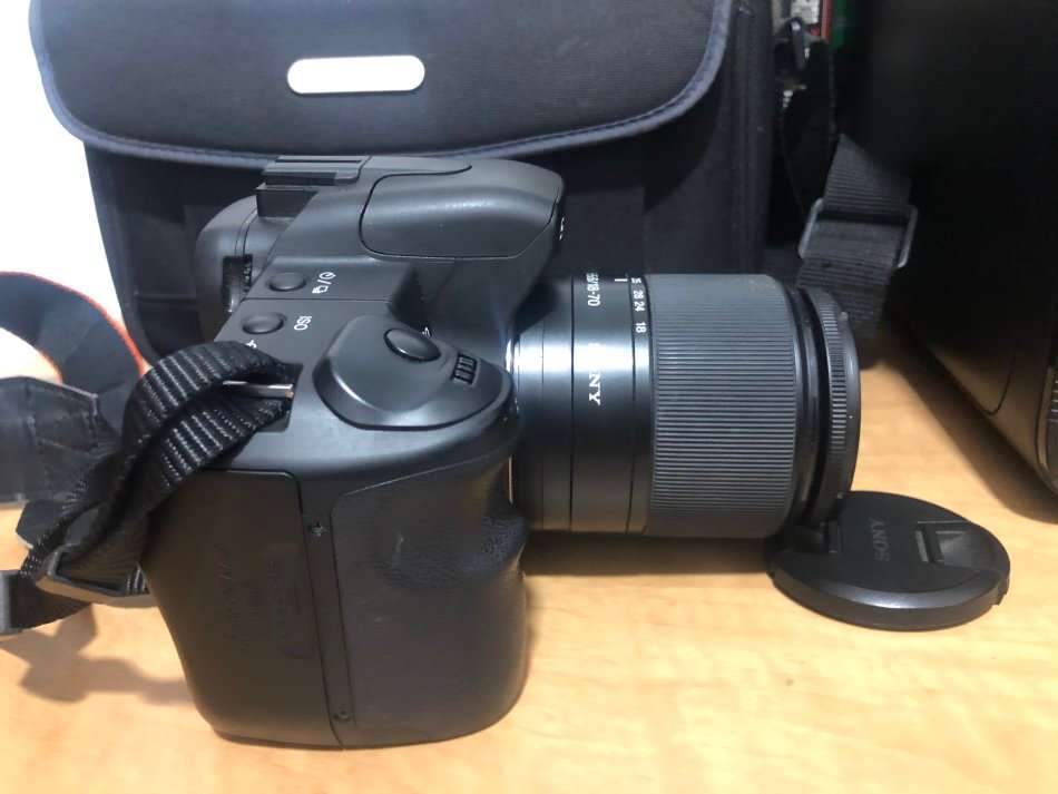 Sony Alpha DSLR-A200 SLR Digital Camera with Sony 18-70mm Lens WITH SONY BAG, VERY GOOD CONDITION