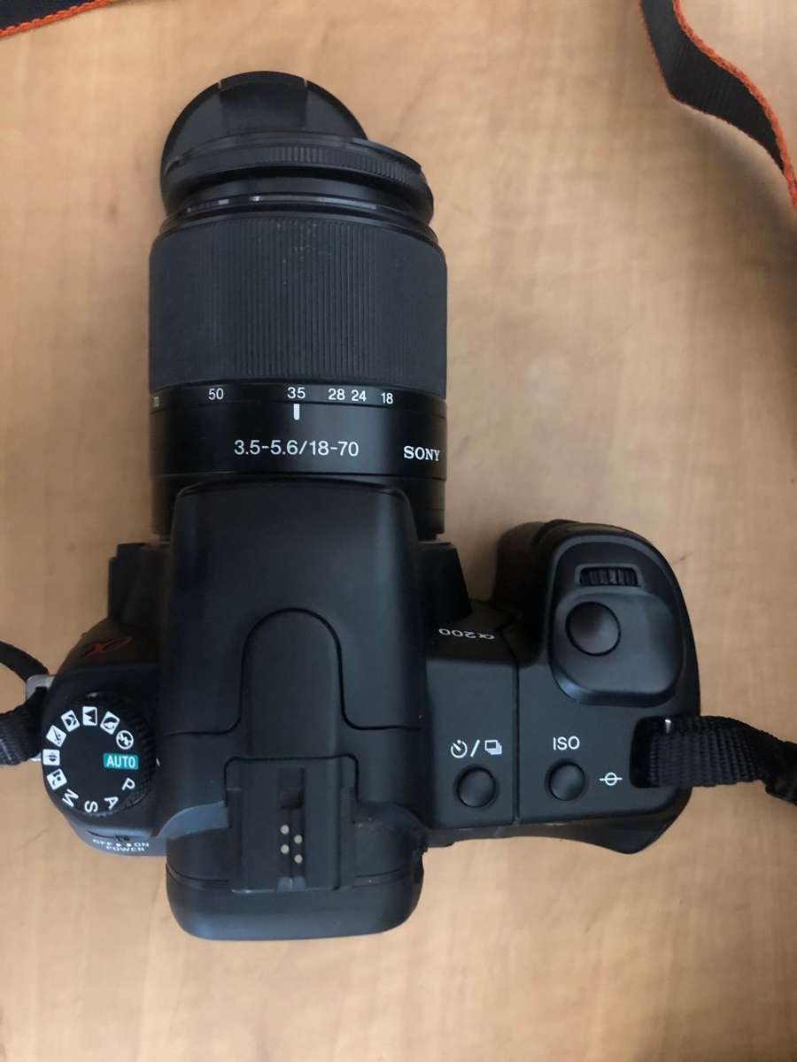 Sony Alpha DSLR-A200 SLR Digital Camera with Sony 18-70mm Lens WITH SONY BAG, VERY GOOD CONDITION