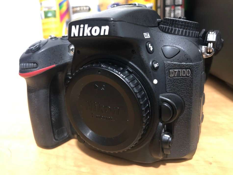 Nikon D7100 DSLR Camera , 24.1 MP DX-Format CMOS Sensor IN EXCELLENT CONDITION