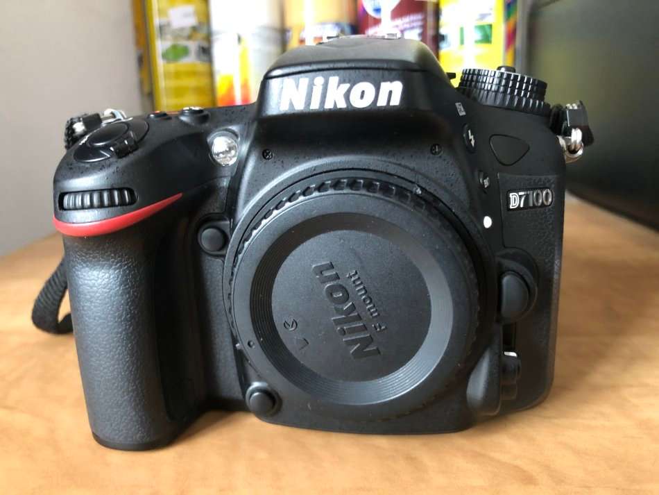 Nikon D7100 DSLR Camera , 24.1 MP DX-Format CMOS Sensor IN EXCELLENT CONDITION