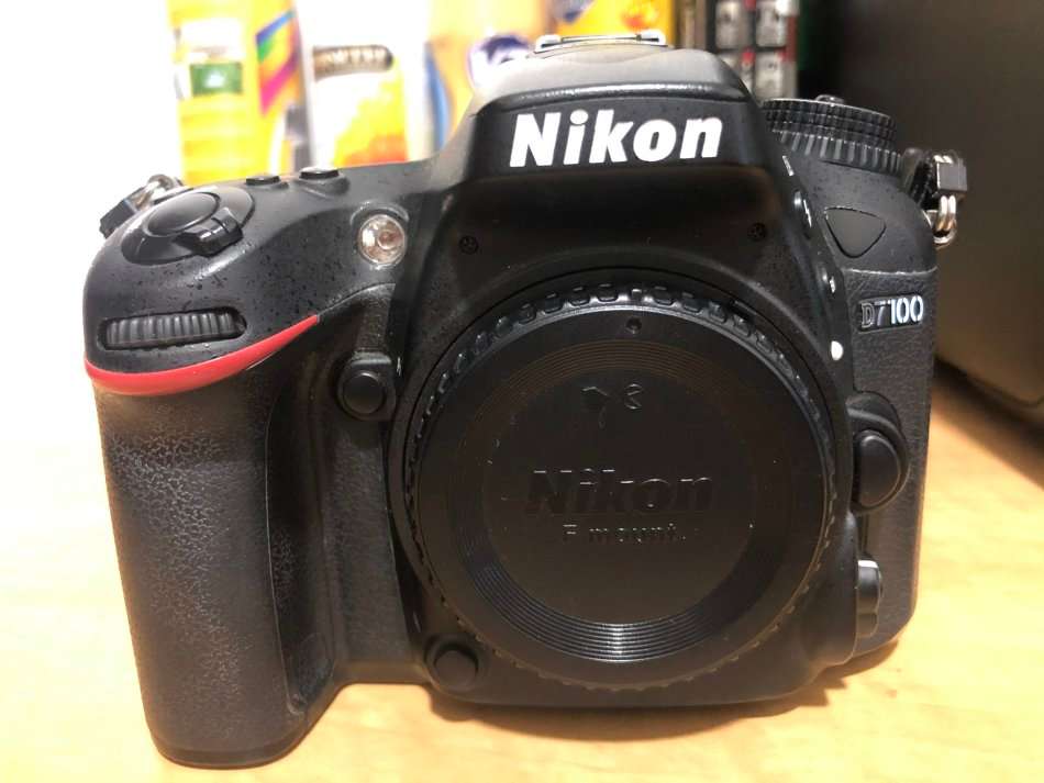 Nikon D7100 DSLR Camera , 24.1 MP DX-Format CMOS Sensor IN EXCELLENT CONDITION