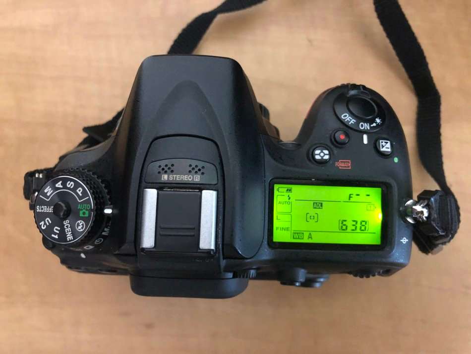 Nikon D7100 DSLR Camera , 24.1 MP DX-Format CMOS Sensor IN EXCELLENT CONDITION