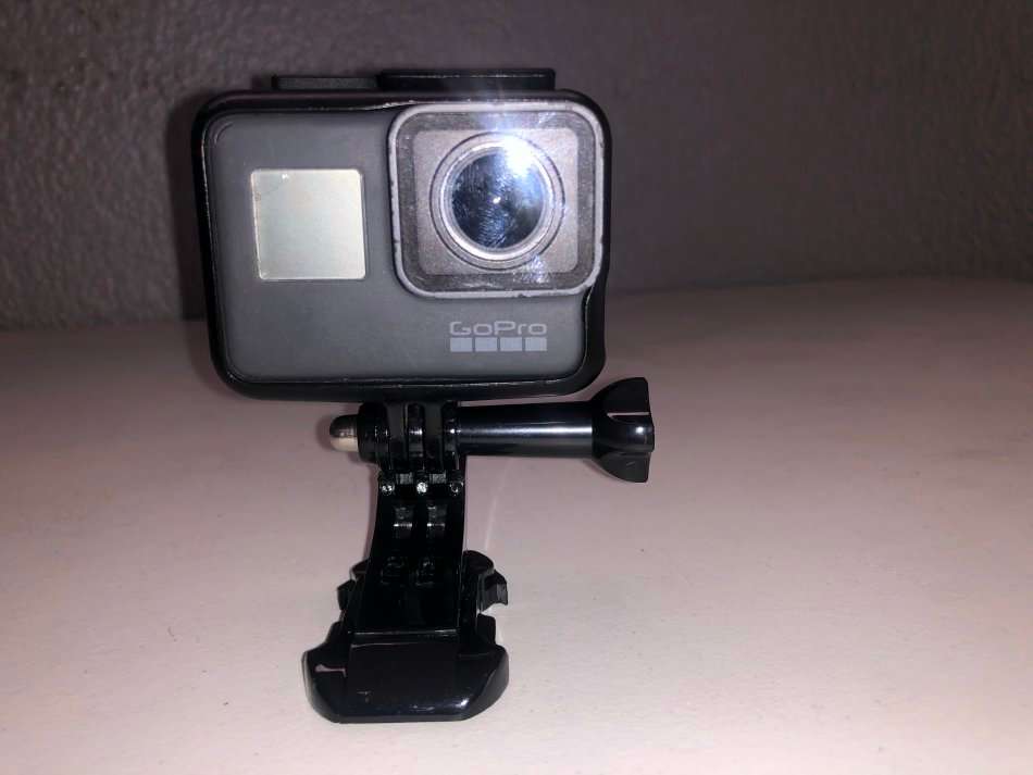 GOPRO HERO 5 WITH ACCESSORIES IN VERY GOOD CONDITION