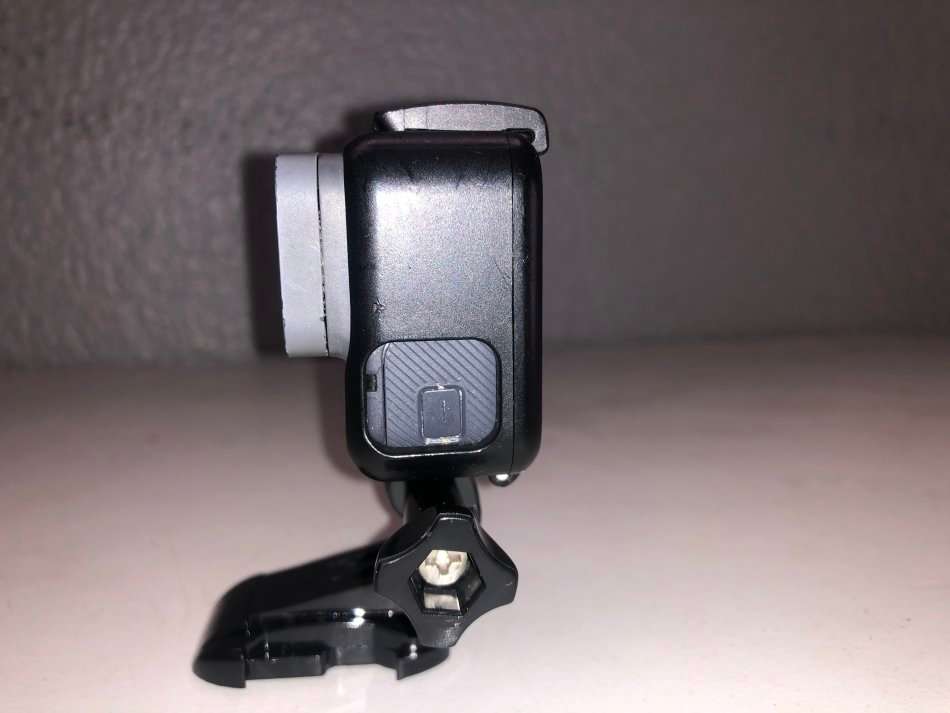 GOPRO HERO 5 WITH ACCESSORIES IN VERY GOOD CONDITION