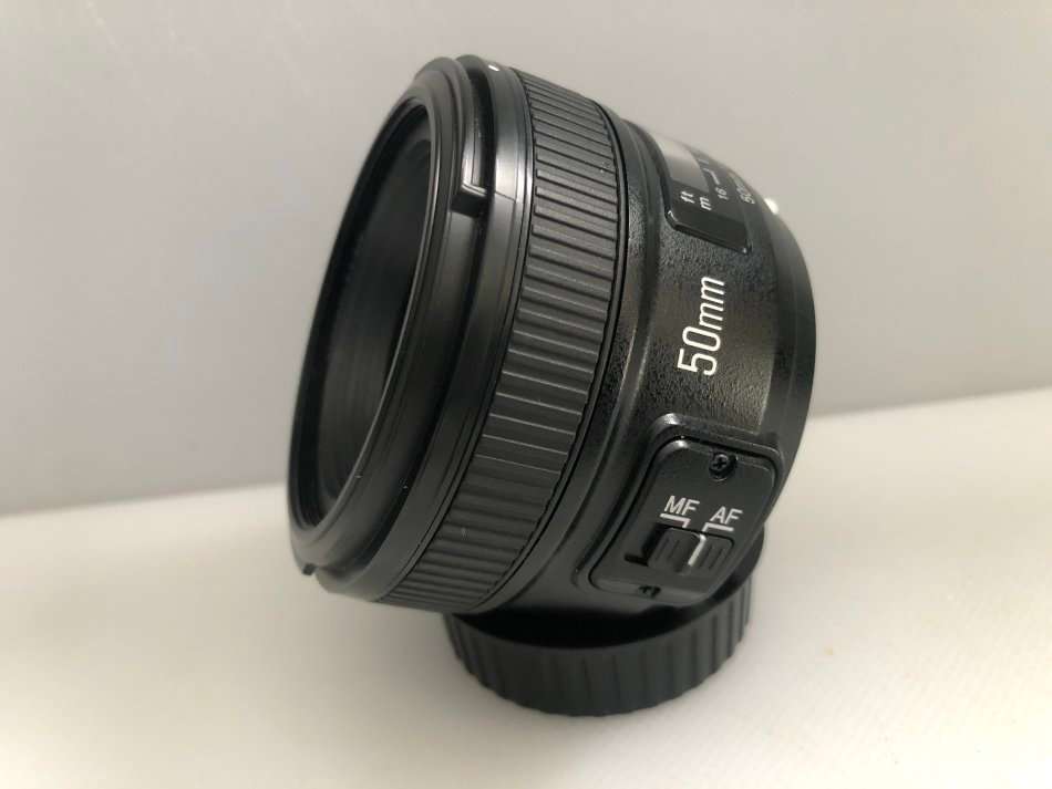 Yongnuo 50mm f/1.8 in NEW CONDITION COMING WITH BOX