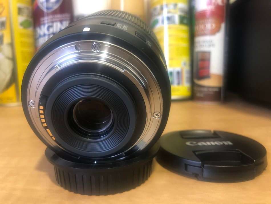 Canon EF-S 18-135mm f/3.5-5.6 IS Nano USM Lens IN EXCELLENT CONDITION