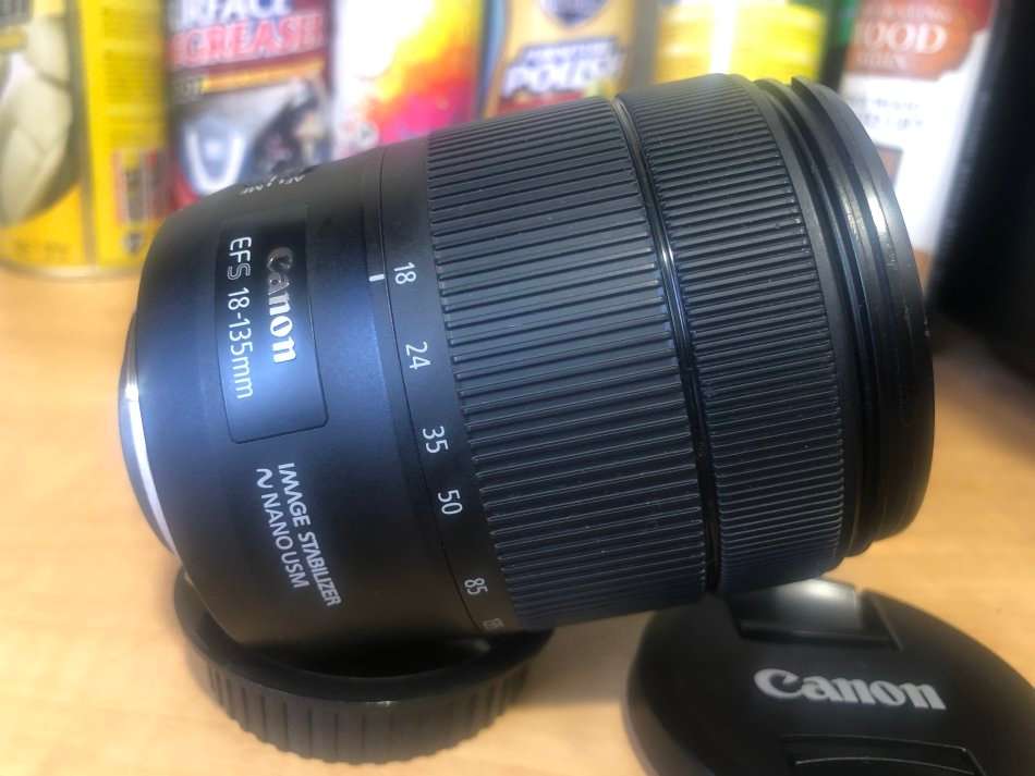 Canon EF-S 18-135mm f/3.5-5.6 IS Nano USM Lens IN EXCELLENT CONDITION