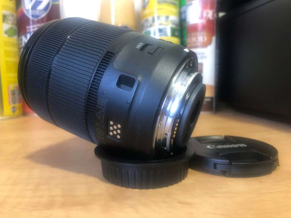 Canon EF-S 18-135mm f/3.5-5.6 IS Nano USM Lens IN EXCELLENT CONDITION
