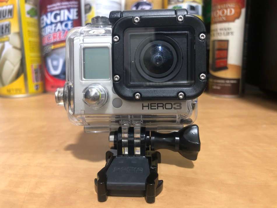Gopro HERO 3 Silver Edition IN EXCELLENT CONDITION WITH HOUSING AND STAND