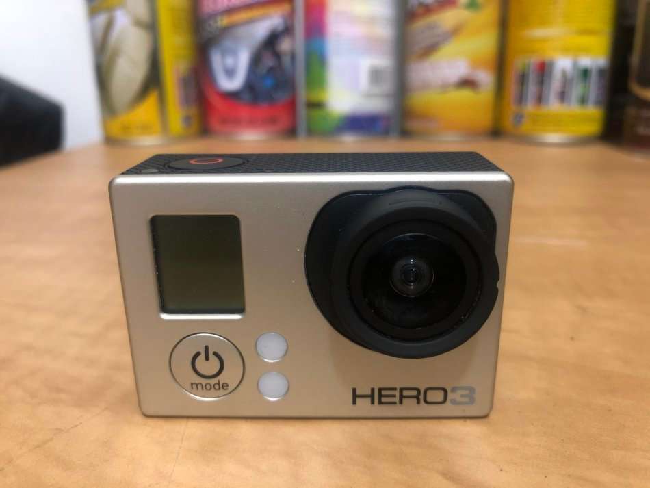 Gopro HERO 3 Silver Edition IN EXCELLENT CONDITION WITH HOUSING AND STAND