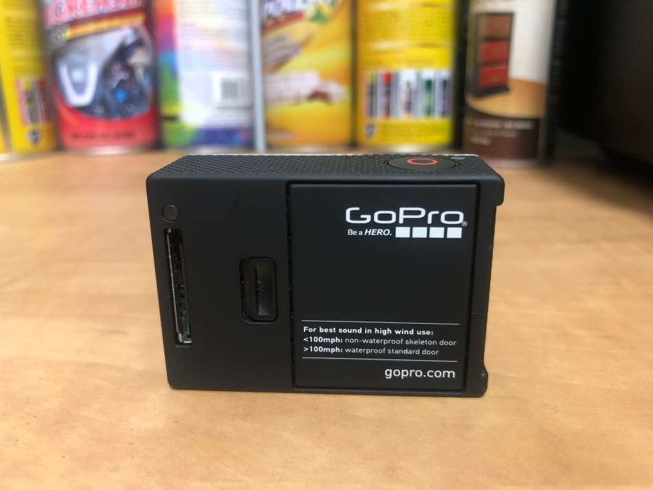 Gopro HERO 3 Silver Edition IN EXCELLENT CONDITION WITH HOUSING AND STAND