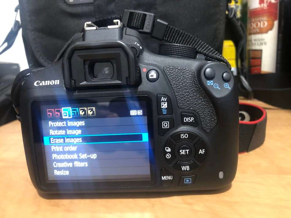 Canon EOS 1200D DSLR Camera 18MP ,FHD MOVIES ,18-55mm Lens IN VERY GOOD CONDITION , WITH LOWEPRO BAG