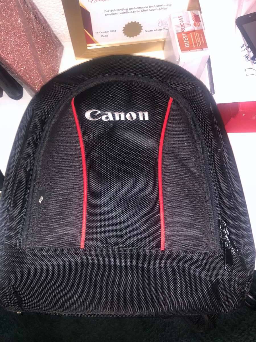 CANON EOS 750D DSLR WITH CANON EF-S 18-55MM III , 16GB SD CARD AND CANON BAG, EXCELLENT CONDITION