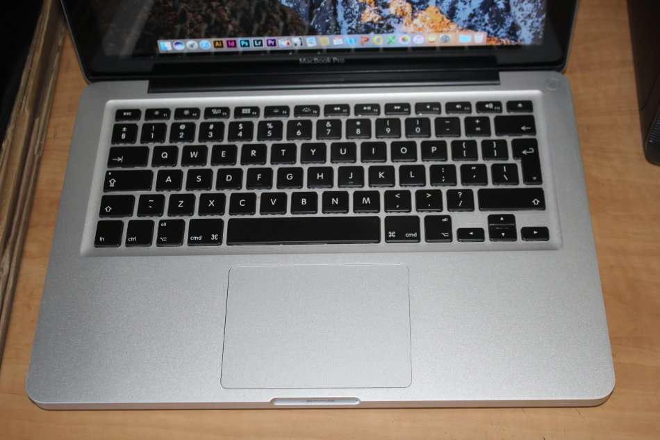MACBOOK PRO 13 CORE I5 @2.40GHz,8GB RAM ,500GB HDD,INTEL HD GRAPHICS 3000, VERY GOOD CONDITION