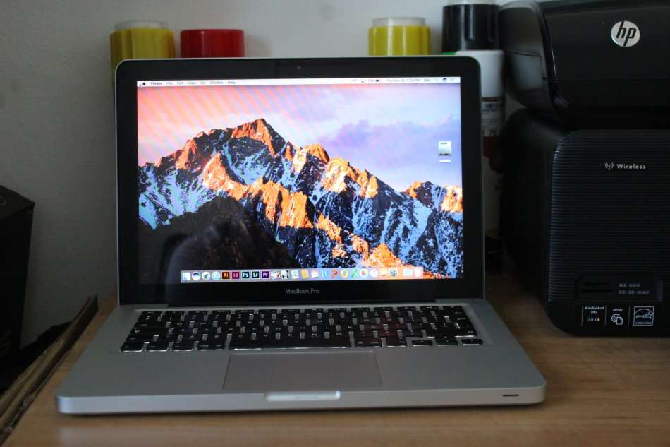 MACBOOK PRO 13 CORE I5 @2.40GHz,8GB RAM ,500GB HDD,INTEL HD GRAPHICS 3000, VERY GOOD CONDITION