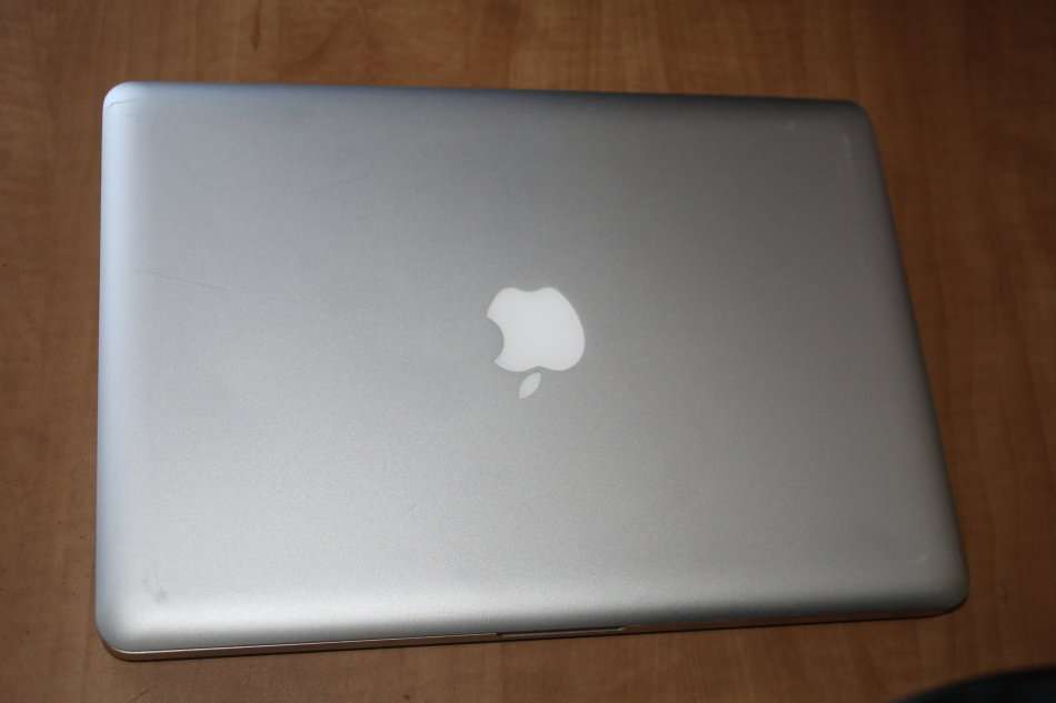 MACBOOK PRO 13 CORE I5 @2.40GHz,8GB RAM ,500GB HDD,INTEL HD GRAPHICS 3000, VERY GOOD CONDITION