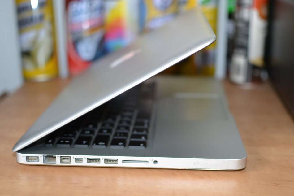 MACBOOK PRO 13 CORE I5 @2.50GHz,4GB RAM ,500GB HDD,INTEL HD GRAPHICS 4000, GOOD CONDITION