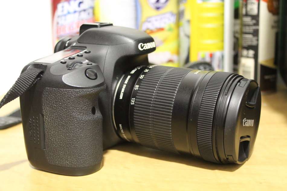 CANON EOS 7D WITH 18-135MM IS LENS , EXCELLENT CONDITION WITH 16GB CARD