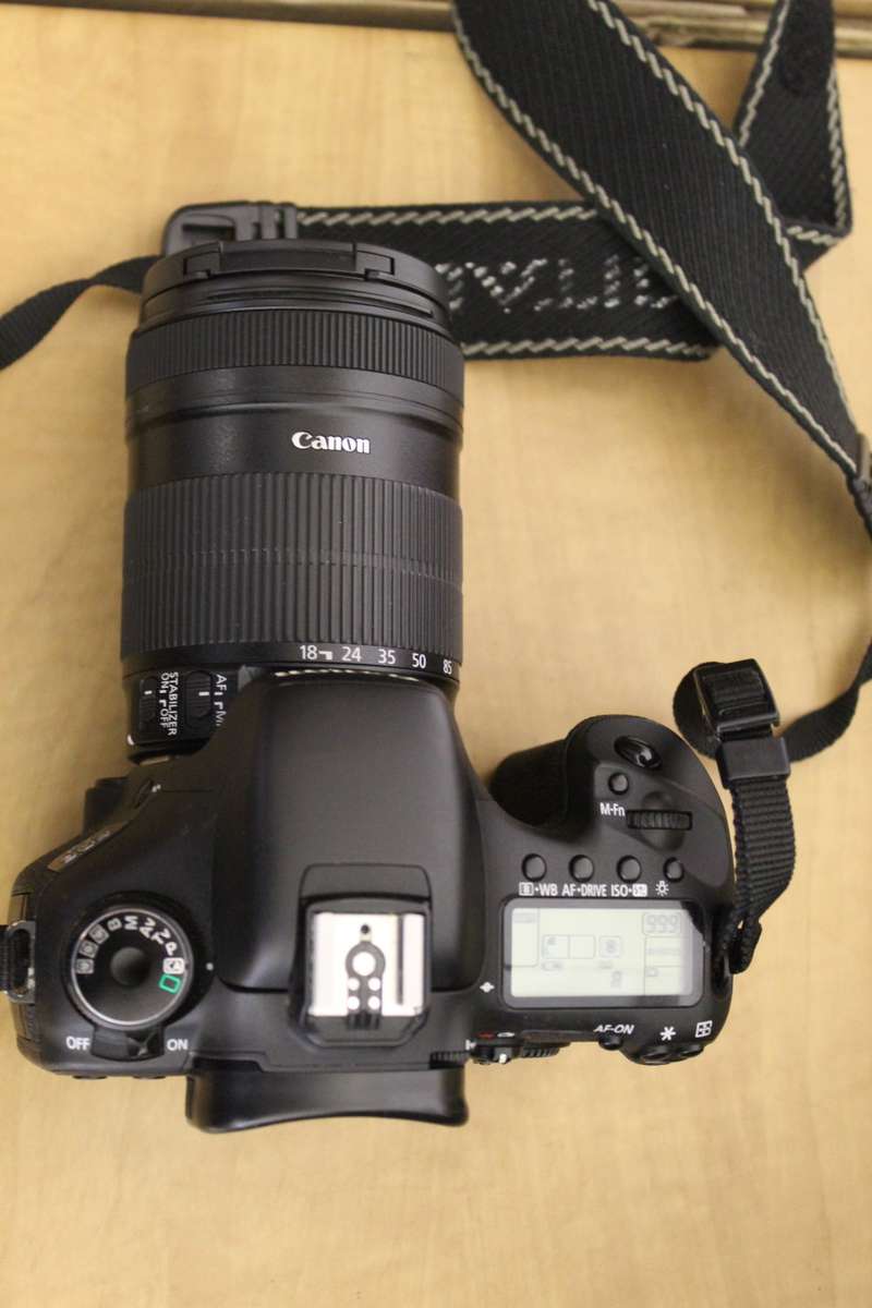 CANON EOS 7D WITH 18-135MM IS LENS , EXCELLENT CONDITION WITH 16GB CARD