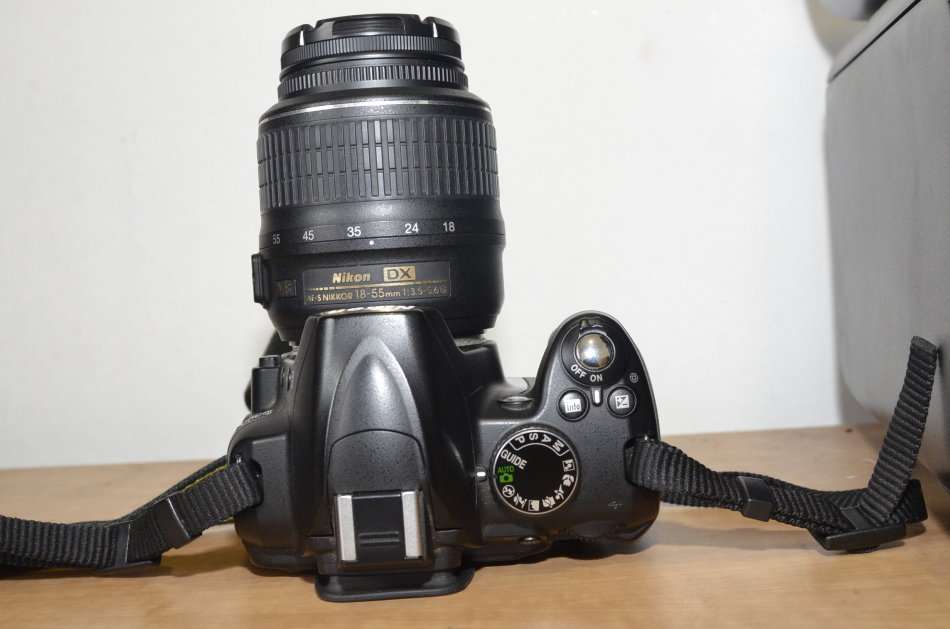 NIKON D3000 DSLR CAMERA  WITH NIKKOR 18-55 VR LENS IN EXCELLENT CONDITION