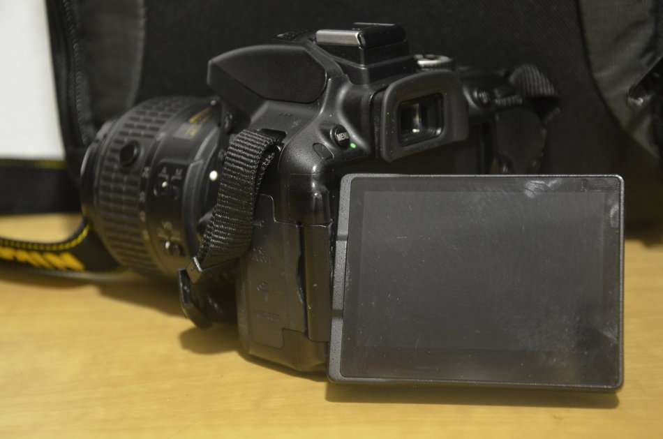 Nikon D5300 DSLR with AF-P 18-55mm DX VR II Lens, LOWEPRO Bag & 16GB Card