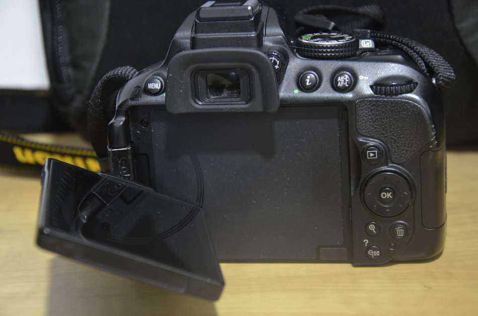 Nikon D5300 DSLR with AF-P 18-55mm DX VR II Lens, LOWEPRO Bag & 16GB Card