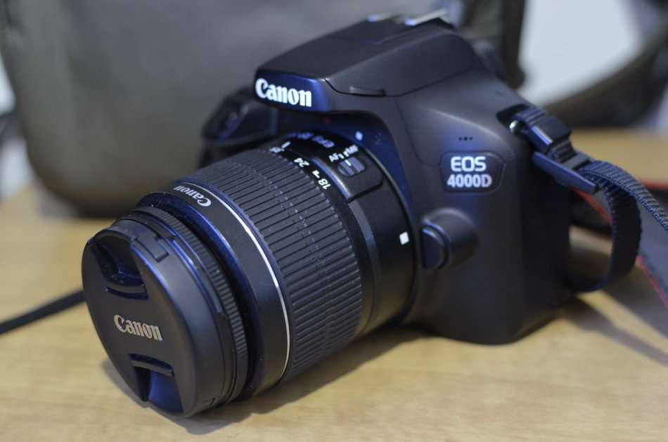 Canon EOS 4000D 18MP DSLR , FHD MOVIES, WIFI with EF-S 18-55mm WITH LOWEPRO CARRY BAG. NEW CONDITION