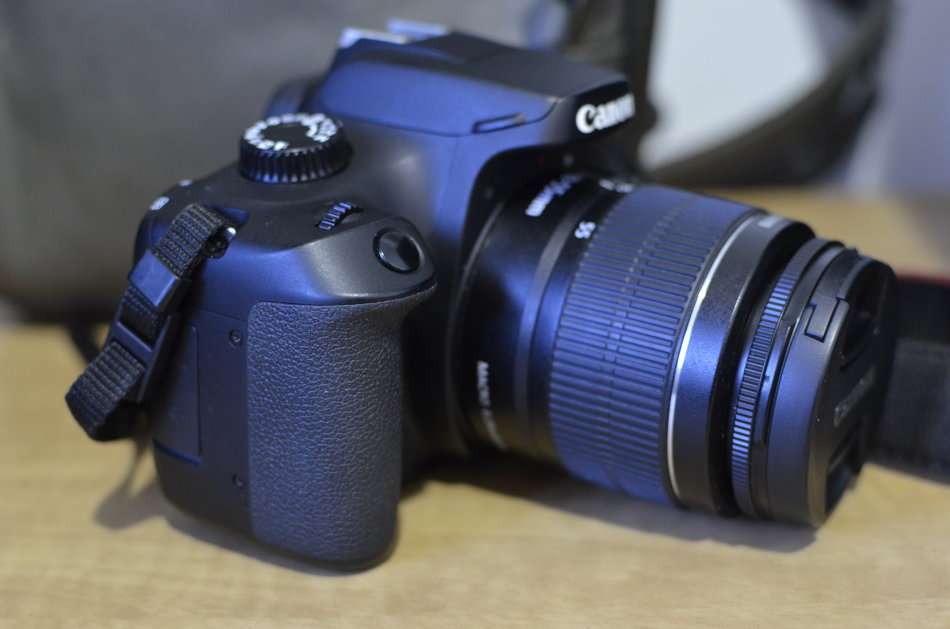 Canon EOS 4000D 18MP DSLR , FHD MOVIES, WIFI with EF-S 18-55mm WITH LOWEPRO CARRY BAG. NEW CONDITION