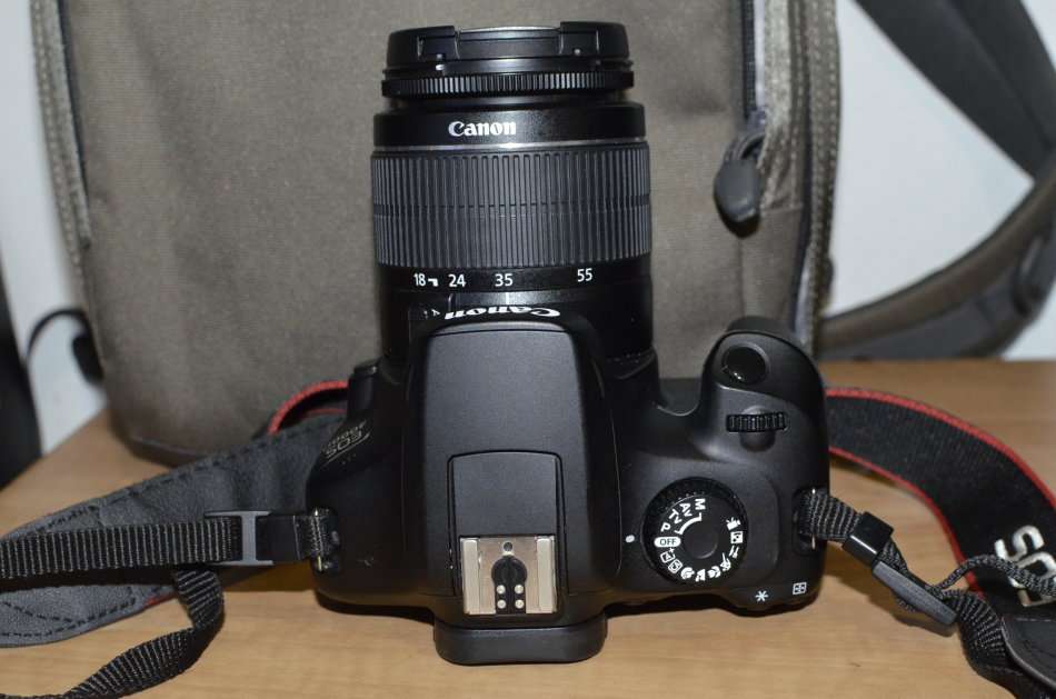 Canon EOS 4000D 18MP DSLR , FHD MOVIES, WIFI with EF-S 18-55mm WITH LOWEPRO CARRY BAG. NEW CONDITION