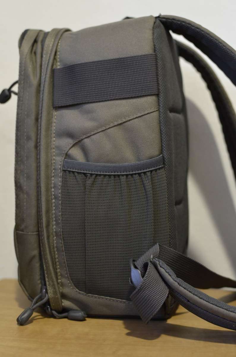 Canon EOS 4000D 18MP DSLR , FHD MOVIES, WIFI with EF-S 18-55mm WITH LOWEPRO CARRY BAG. NEW CONDITION