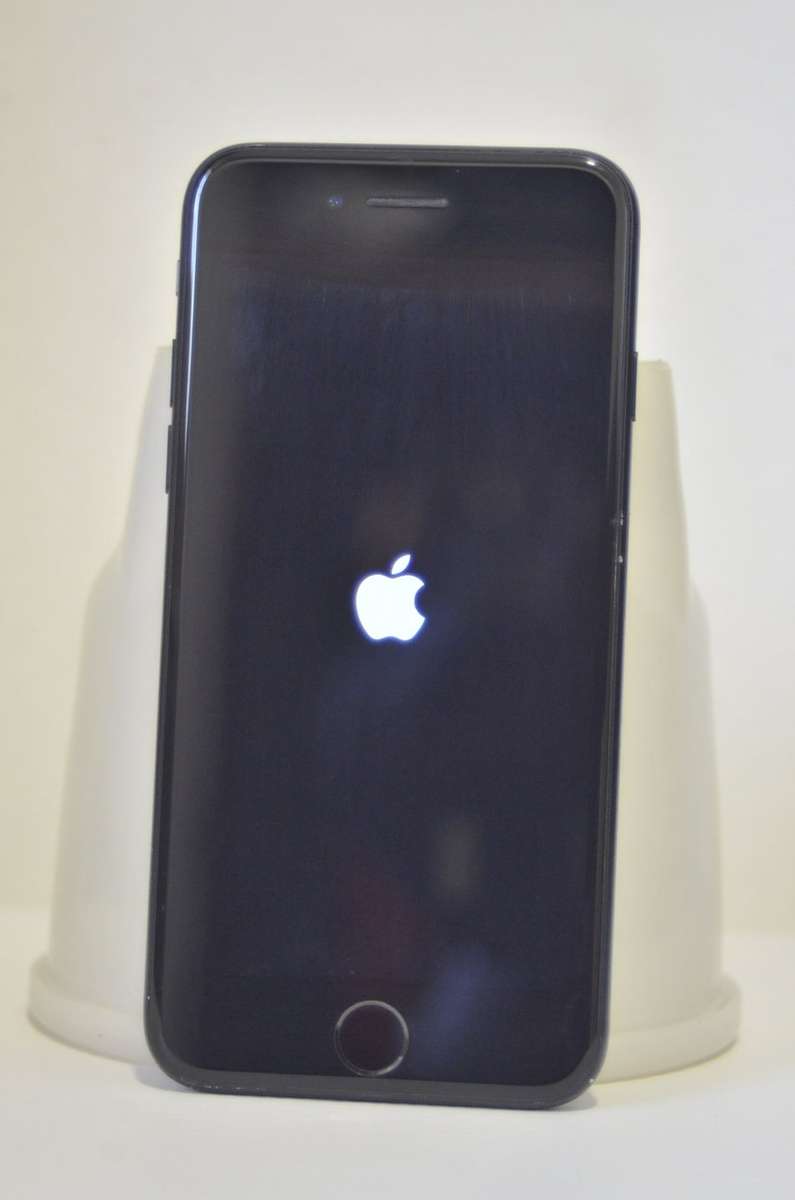 APPLE IPHONE 7 , 128GB BLACK IN VERY GOOD CONDITION
