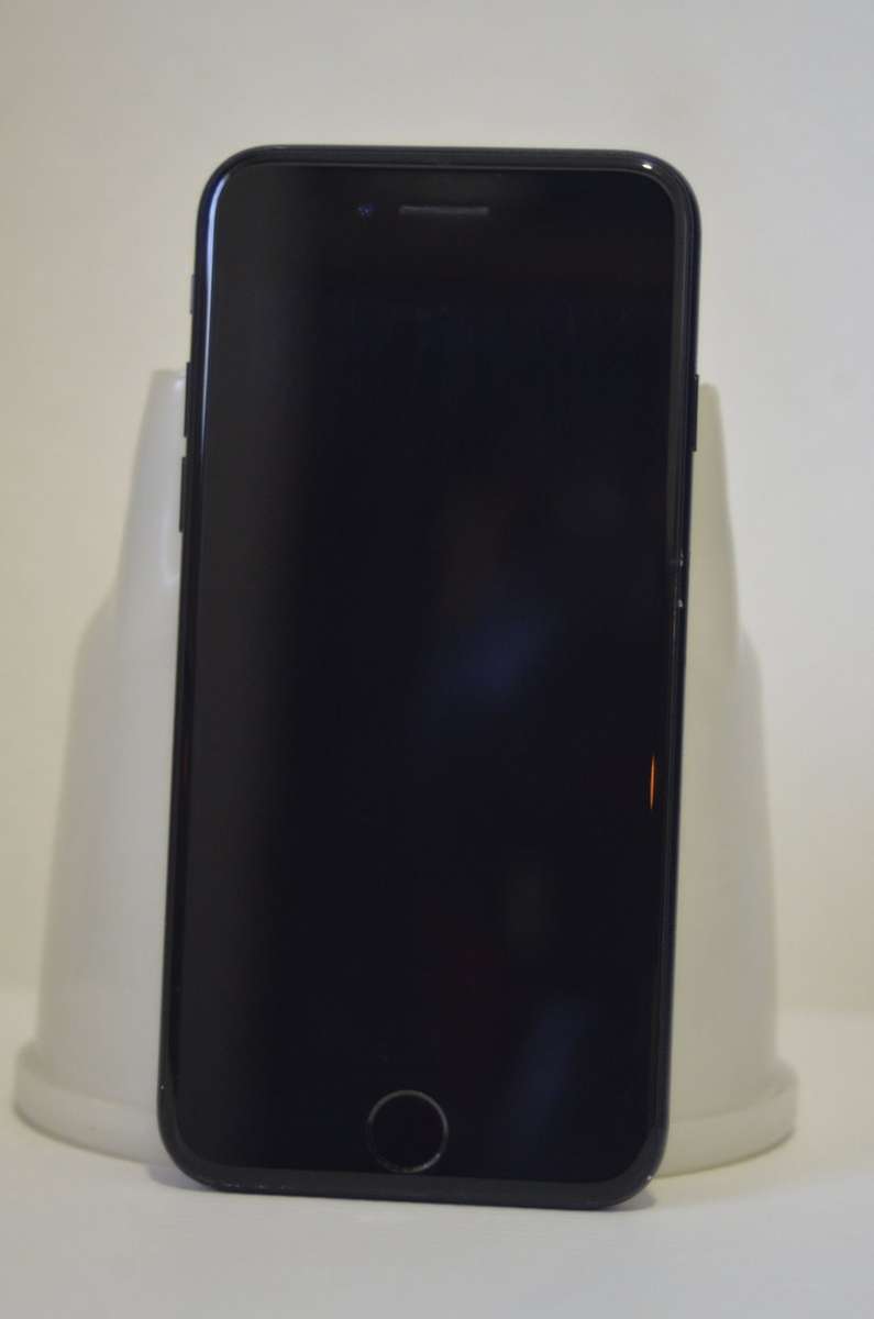 APPLE IPHONE 7 , 128GB BLACK IN VERY GOOD CONDITION