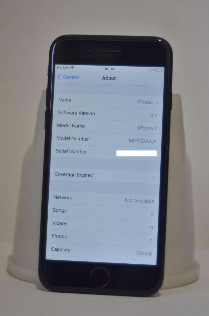 APPLE IPHONE 7 , 128GB BLACK IN VERY GOOD CONDITION