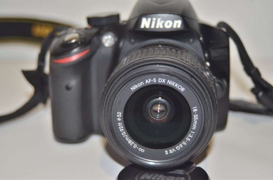 Nikon D3200, 24.2MP DSLR Camera ,FULL HD MOVIES ,with 18-55MM VR LENS,  IN EXCELLENT CONDITION