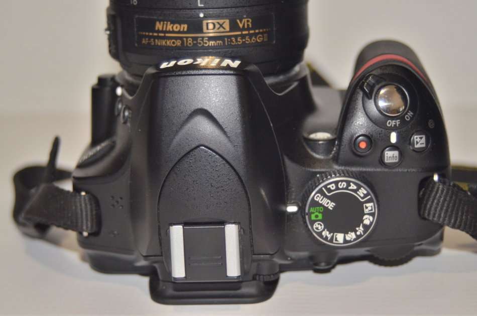Nikon D3200, 24.2MP DSLR Camera ,FULL HD MOVIES ,with 18-55MM VR LENS,  IN EXCELLENT CONDITION