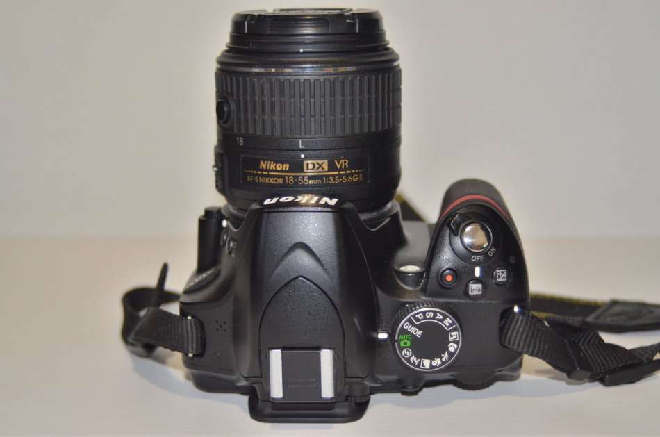 Nikon D3200, 24.2MP DSLR Camera ,FULL HD MOVIES ,with 18-55MM VR LENS,  IN EXCELLENT CONDITION