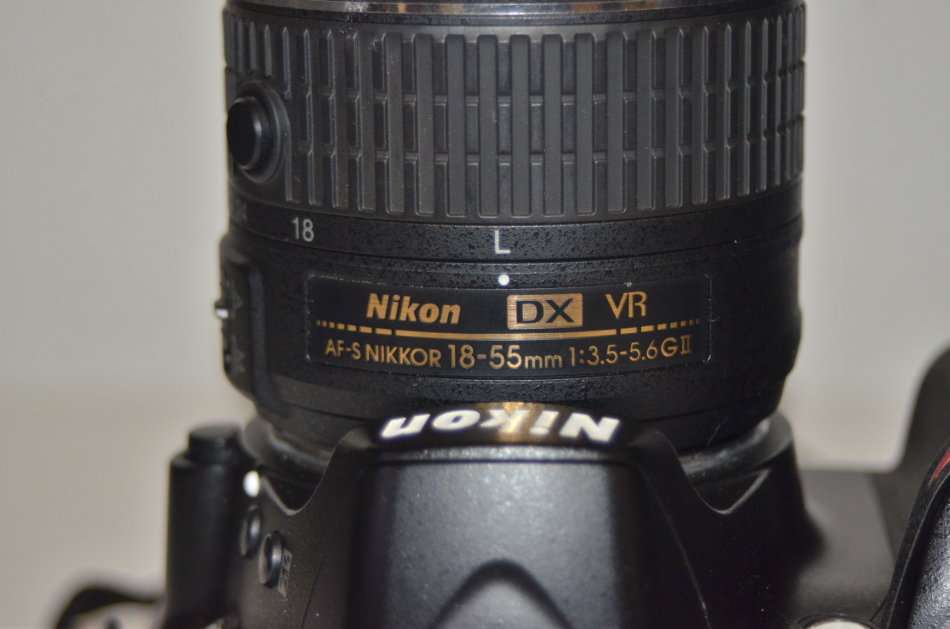Nikon D3200, 24.2MP DSLR Camera ,FULL HD MOVIES ,with 18-55MM VR LENS,  IN EXCELLENT CONDITION