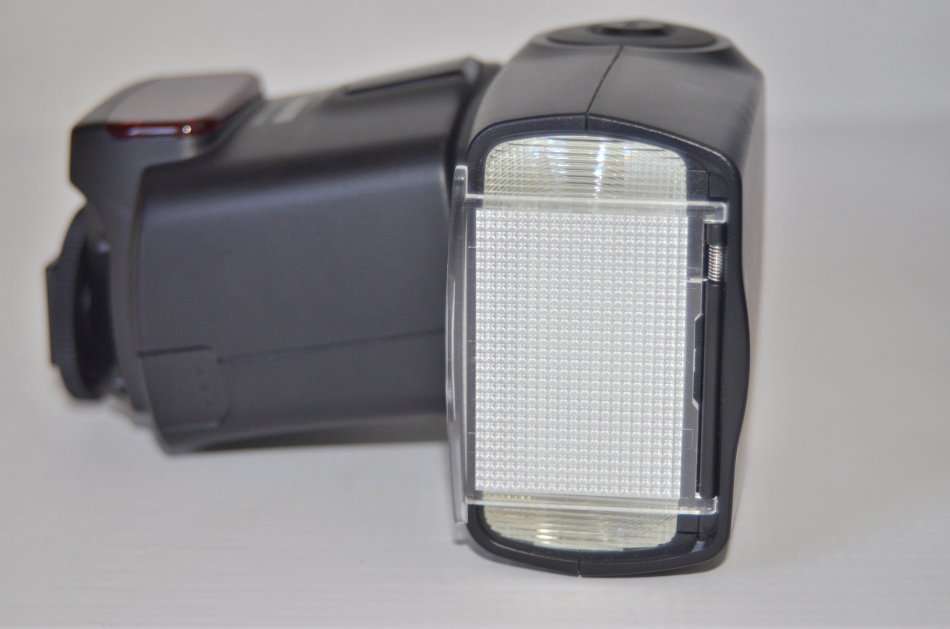 Canon 430EX Speedlite Flash for Canon EOS SLR Cameras