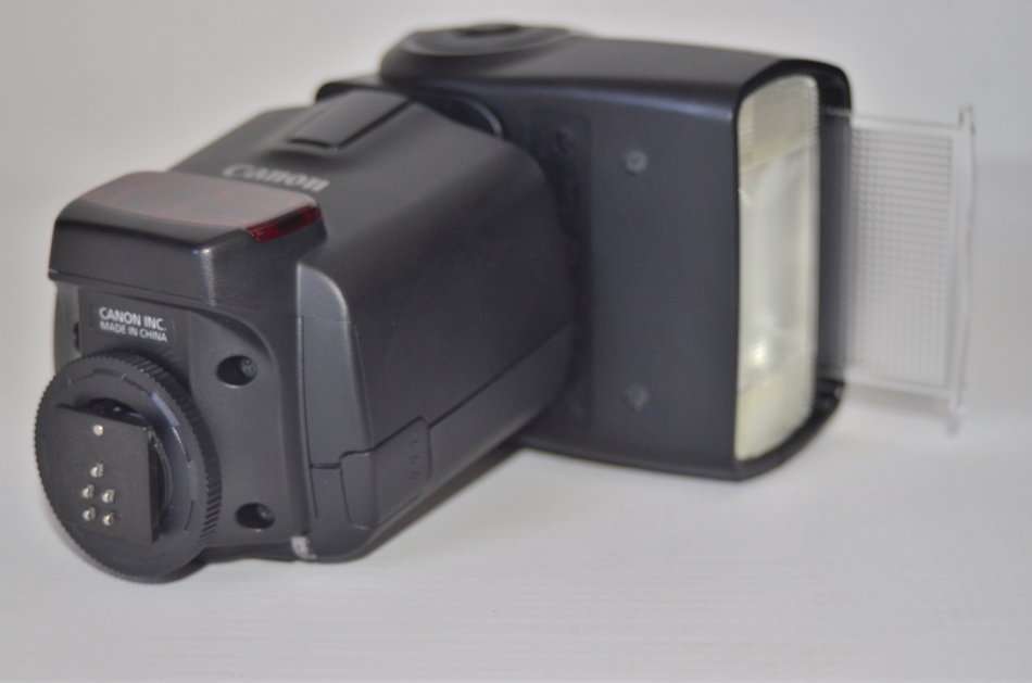 Canon 430EX Speedlite Flash for Canon EOS SLR Cameras