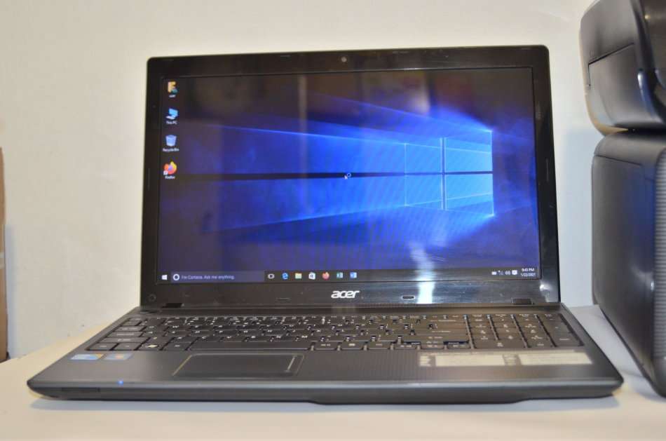 Acer Aspire 5733 15.6" CORE I5-560M @2.67GHz,6GB RAM,1TB HDD, INTEL HD GRAPHICS EXCELLENT CONDITION